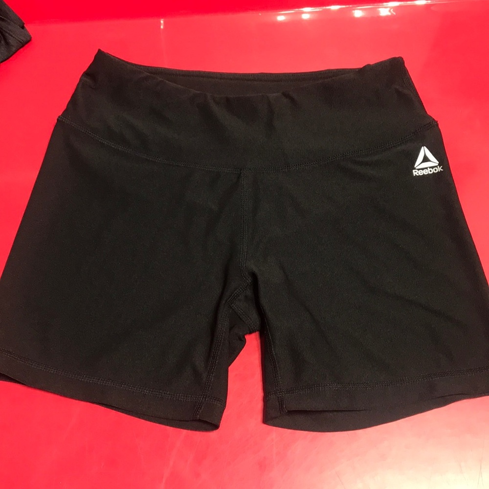 Reebok short - Picture 3 of 8